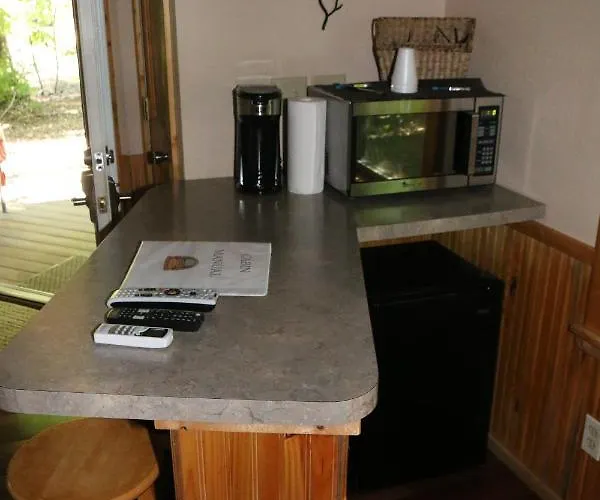 Hidden Lake Winery 3*