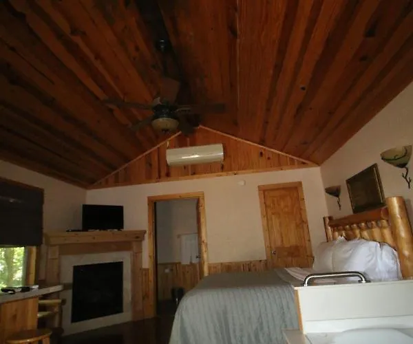 Hidden Lake Winery Inn 3*